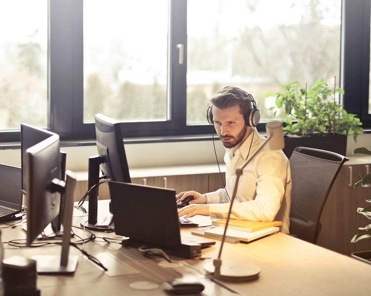 Unemployed graphic designers and digital artists?!